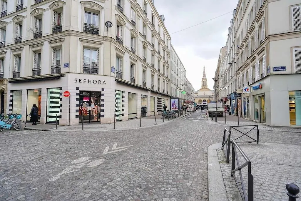 4d#appart 4pers # 1 # Commerce # 15#ac Apartment